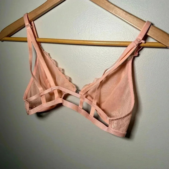 La vie en rose peachy lace front close bralette m - Picture 3 of 4